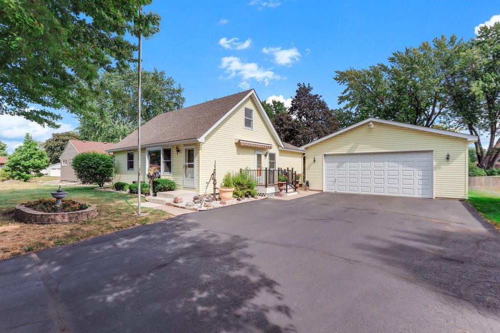 6920 Claude Avenue, Inver Grove Heights, MN 55076 — exterior