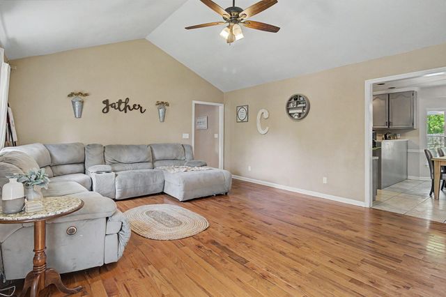 9917 Shore Drive, Soddy Daisy, TN 37379