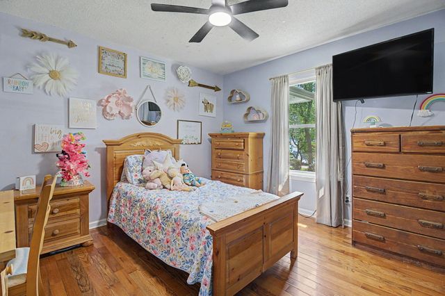 9917 Shore Drive, Soddy Daisy, TN 37379