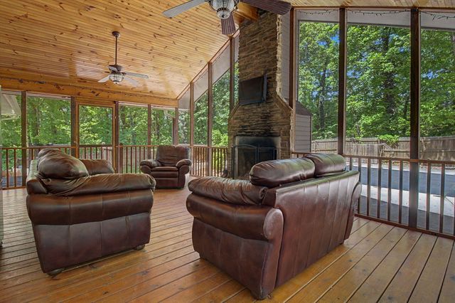 9917 Shore Drive, Soddy Daisy, TN 37379