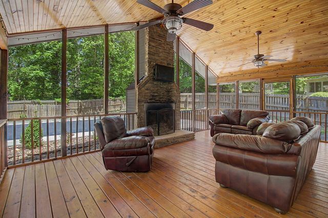 9917 Shore Drive, Soddy Daisy, TN 37379