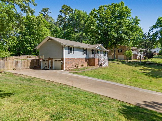 9917 Shore Drive, Soddy Daisy, TN 37379