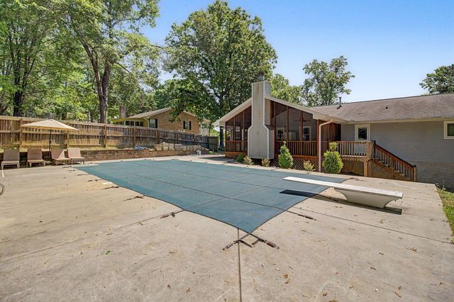 9917 Shore Drive, Soddy Daisy, TN 37379