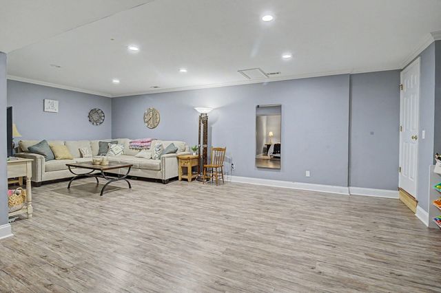 9917 Shore Drive, Soddy Daisy, TN 37379