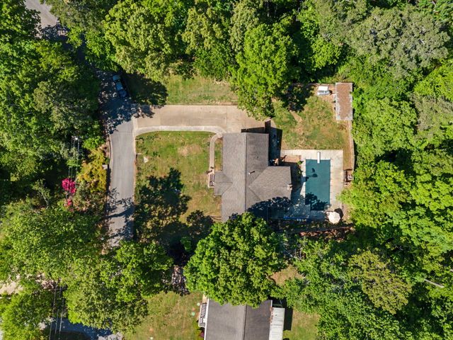 9917 Shore Drive, Soddy Daisy, TN 37379