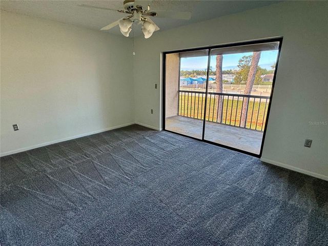 2131 RIDGE ROAD S 105, Largo, FL 33778