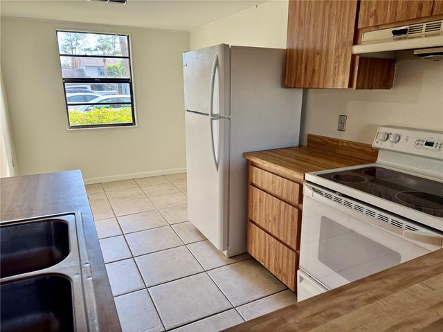 2131 RIDGE ROAD S 105, Largo, FL 33778