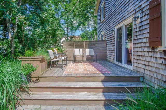 65 Acushnet Rd, Mattapoisett, MA 02739