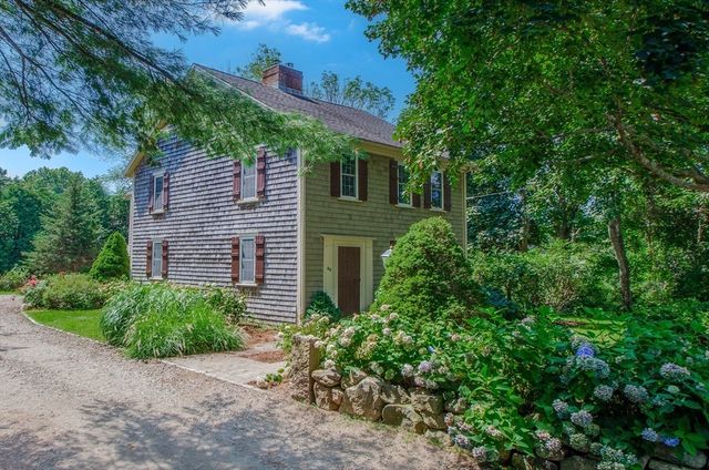 65 Acushnet Rd, Mattapoisett, MA 02739
