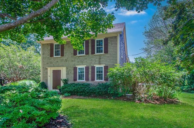65 Acushnet Rd, Mattapoisett, MA 02739