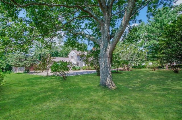 65 Acushnet Rd, Mattapoisett, MA 02739