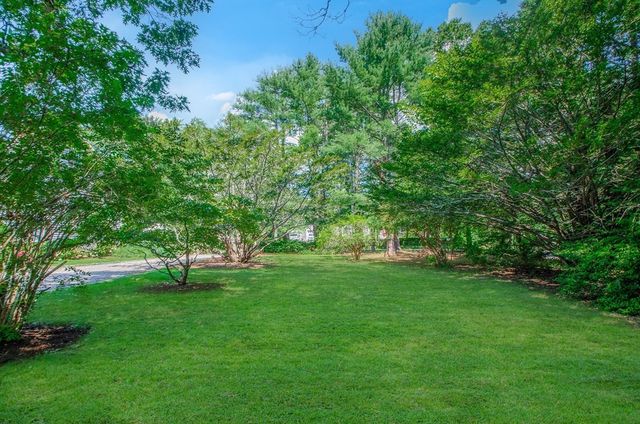 65 Acushnet Rd, Mattapoisett, MA 02739