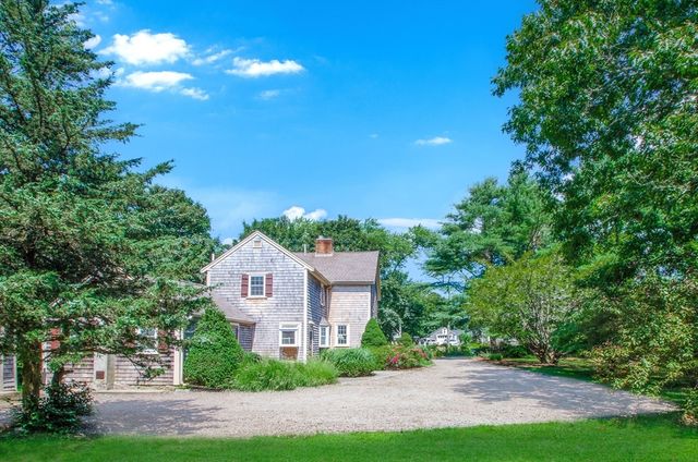65 Acushnet Rd, Mattapoisett, MA 02739