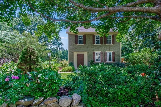 65 Acushnet Rd, Mattapoisett, MA 02739