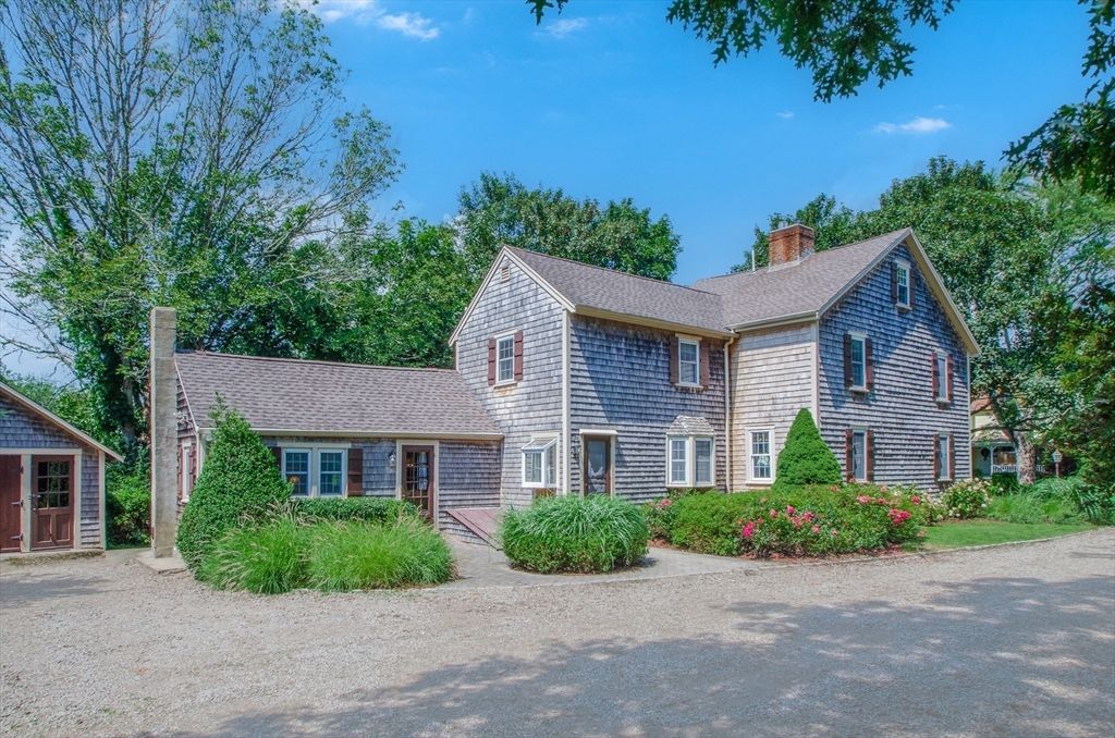 65 Acushnet Rd, Mattapoisett, MA 02739