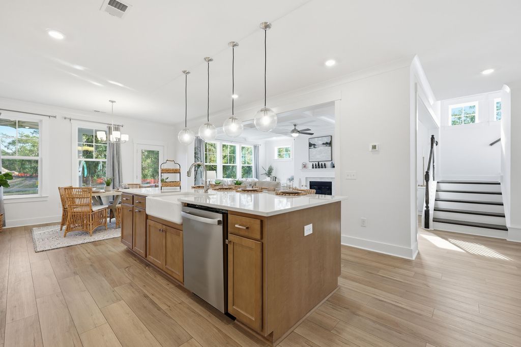 Image 6 of property listing at 224 Crosswick Street, Summerville, SC 29483