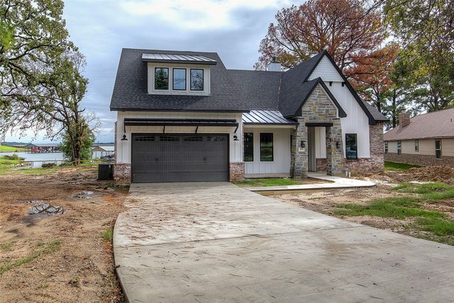 105 Donna Drive, Gun Barrel City, TX 75156