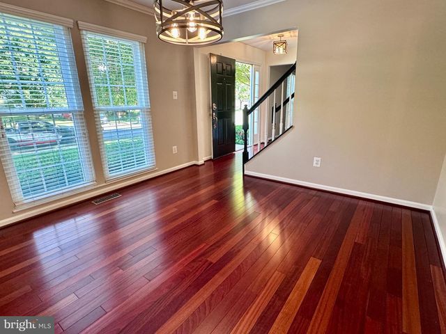 19 MONTGOMERY DR, Stafford, VA 22556