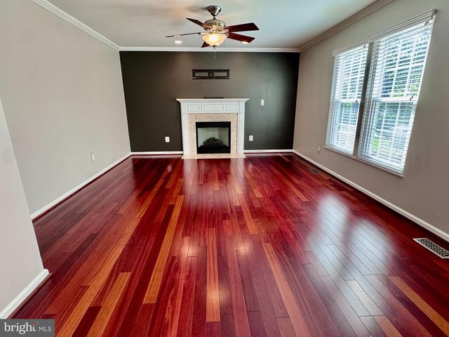 19 MONTGOMERY DR, Stafford, VA 22556