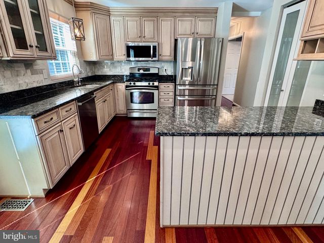 19 MONTGOMERY DR, Stafford, VA 22556