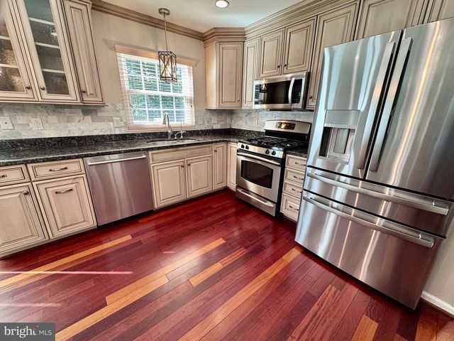 19 MONTGOMERY DR, Stafford, VA 22556
