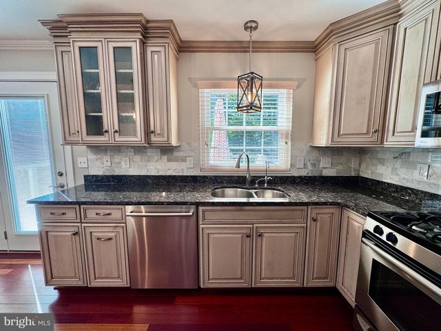 19 MONTGOMERY DR, Stafford, VA 22556