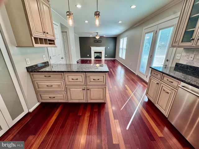 19 MONTGOMERY DR, Stafford, VA 22556