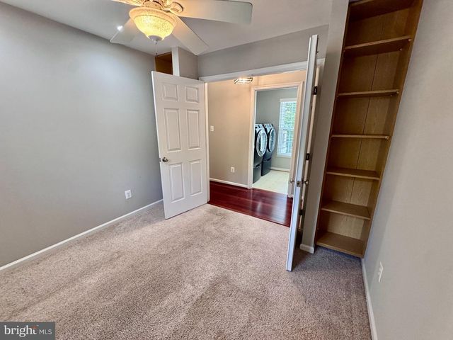 19 MONTGOMERY DR, Stafford, VA 22556