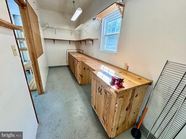 19 MONTGOMERY DR, Stafford, VA 22556