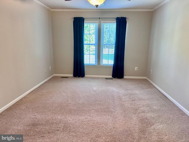 19 MONTGOMERY DR, Stafford, VA 22556