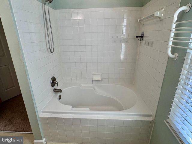19 MONTGOMERY DR, Stafford, VA 22556