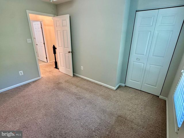 19 MONTGOMERY DR, Stafford, VA 22556
