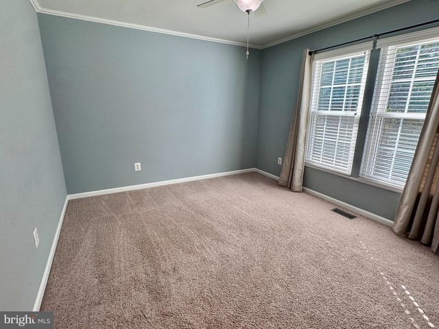 19 MONTGOMERY DR, Stafford, VA 22556