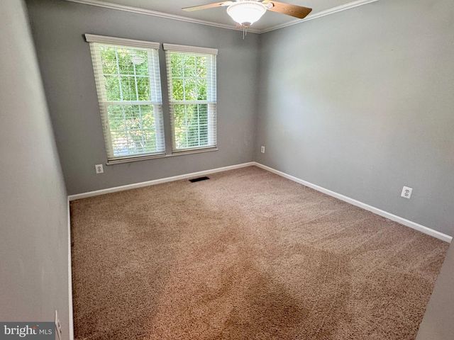 19 MONTGOMERY DR, Stafford, VA 22556