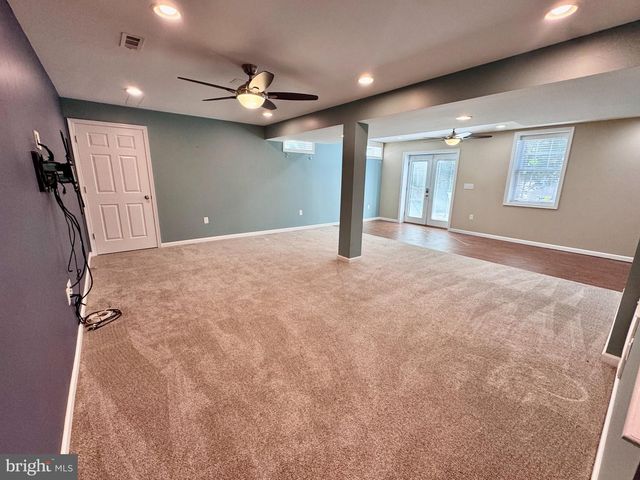 19 MONTGOMERY DR, Stafford, VA 22556