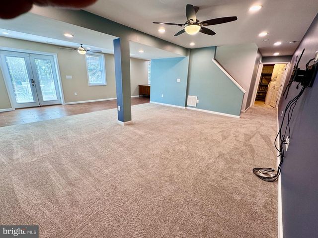 19 MONTGOMERY DR, Stafford, VA 22556