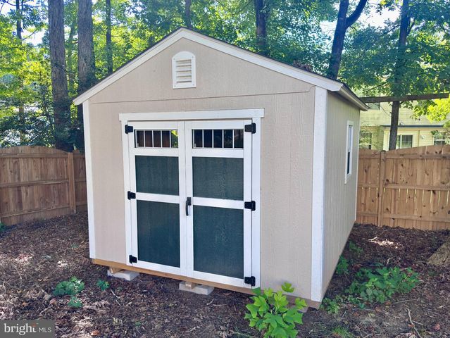 19 MONTGOMERY DR, Stafford, VA 22556