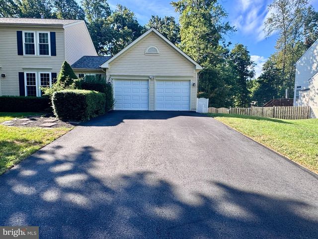 19 MONTGOMERY DR, Stafford, VA 22556