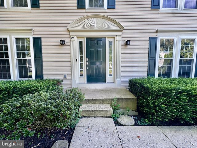 19 MONTGOMERY DR, Stafford, VA 22556