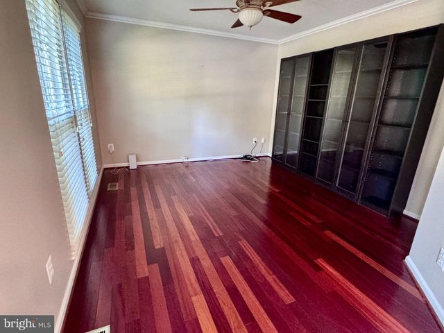 19 MONTGOMERY DR, Stafford, VA 22556