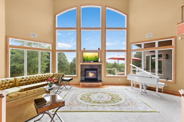 19115 Vogel Farm Trail, Eden Prairie, MN 55347