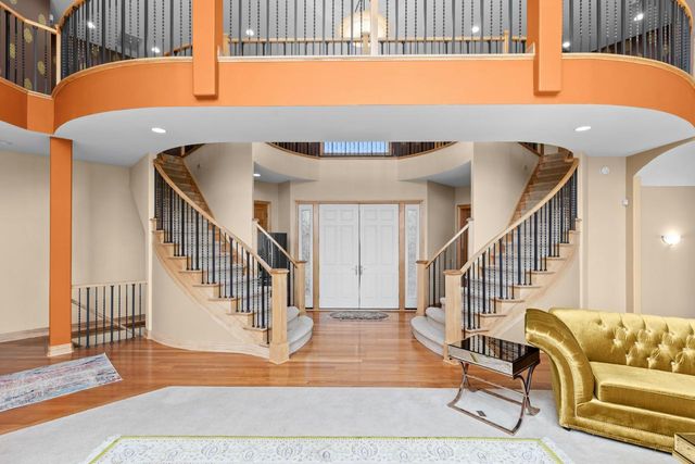 19115 Vogel Farm Trail, Eden Prairie, MN 55347