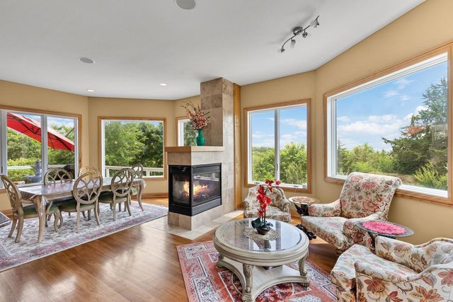 19115 Vogel Farm Trail, Eden Prairie, MN 55347