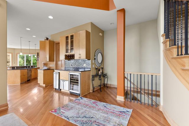 19115 Vogel Farm Trail, Eden Prairie, MN 55347