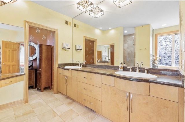 19115 Vogel Farm Trail, Eden Prairie, MN 55347