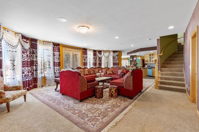 19115 Vogel Farm Trail, Eden Prairie, MN 55347