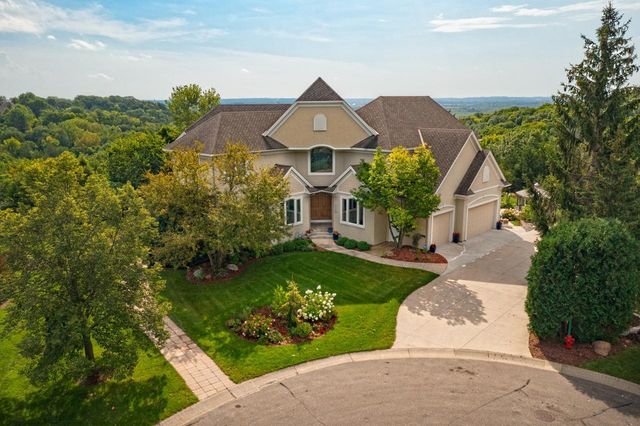 19115 Vogel Farm Trail, Eden Prairie, MN 55347