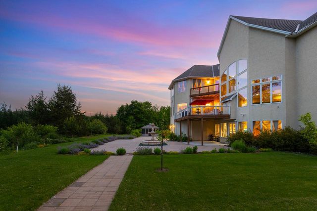 19115 Vogel Farm Trail, Eden Prairie, MN 55347