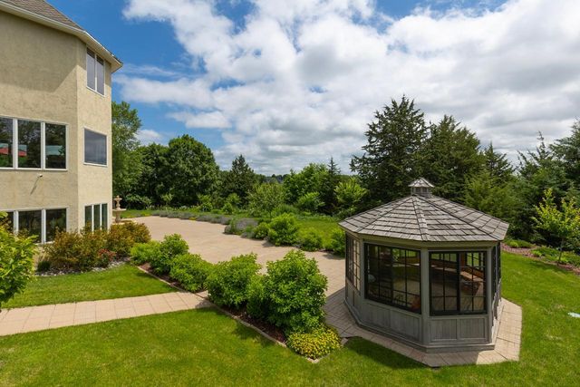 19115 Vogel Farm Trail, Eden Prairie, MN 55347