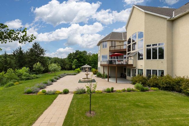 19115 Vogel Farm Trail, Eden Prairie, MN 55347